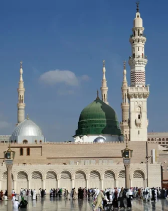 Hajj and Umrah pilgrims in Al Masjid an Nabawi